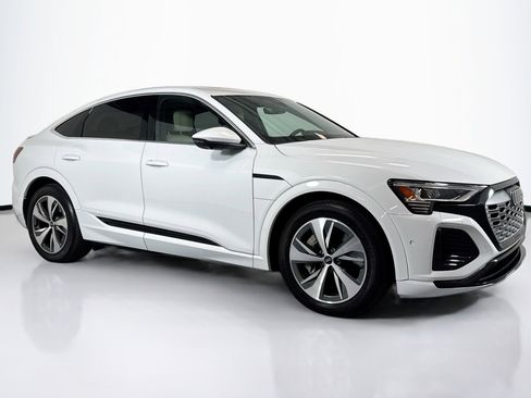 Used 2024 Audi Q8 e-tron Premium Plus w/ Premium Plus Package AWD/4WD image 3