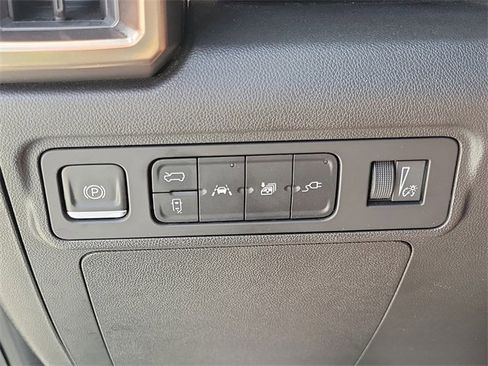 Used 2024 GMC Hummer EV 3X image 33