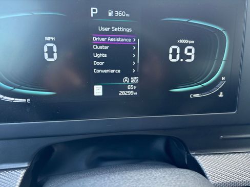 Used 2025 Kia Sportage LX FWD image 39