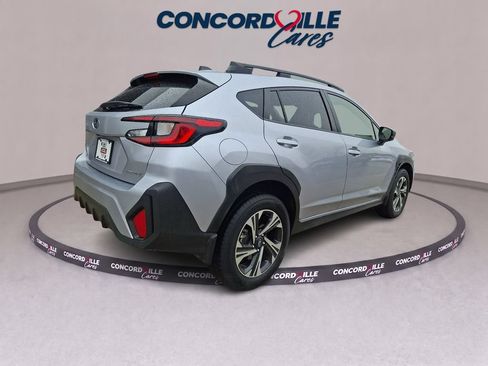 Used 2024 Subaru Crosstrek 2.0i Premium w/ Crosstrek Mirror Package AWD/4WD image 7