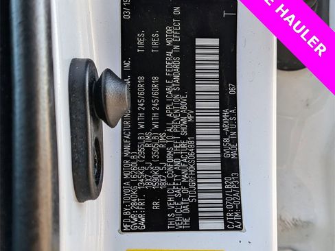 Used 2019 Toyota Highlander XLE image 27