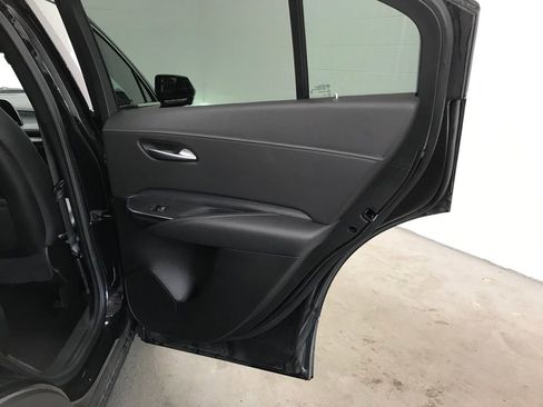 Used 2025 Cadillac XT4 Premium Luxury image 31