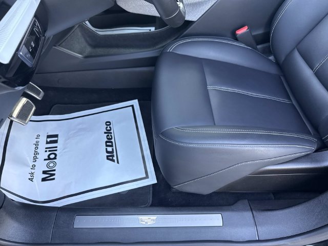 Certified 2025 Cadillac Optiq Luxury 1 AWD/4WD image 17