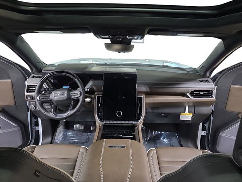 New 2026 GMC Yukon XL Denali Ultimate image 9