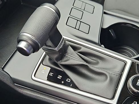 Used 2025 Kia Sportage LX FWD image 31