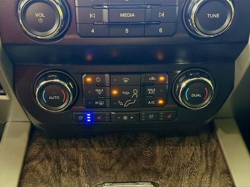 Used 2019 Ford F250 Lariat w/ Chrome Package AWD/4WD image 19