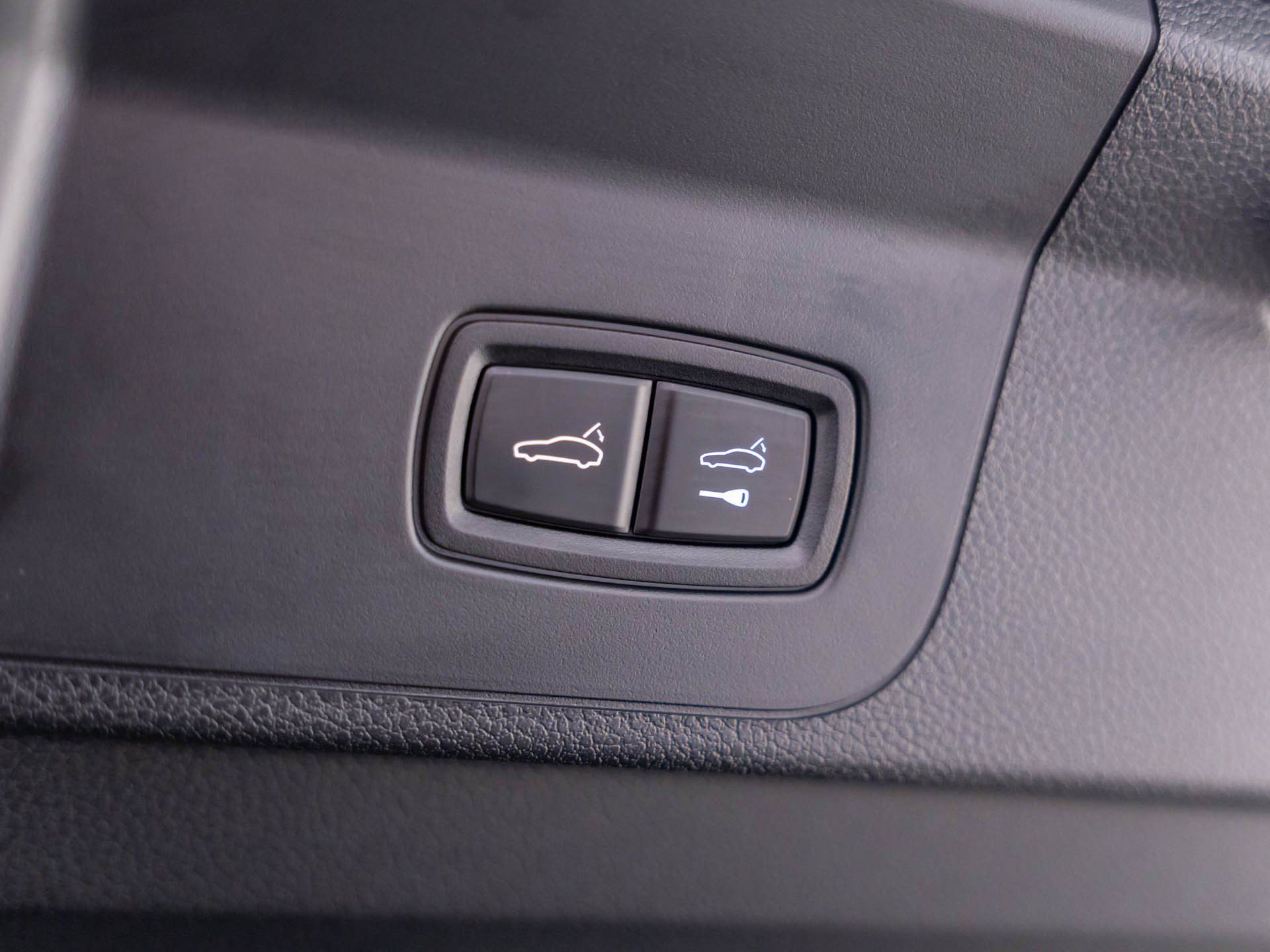 Certified 2023 Porsche Panamera Turbo S Executive AWD/4WD image 33
