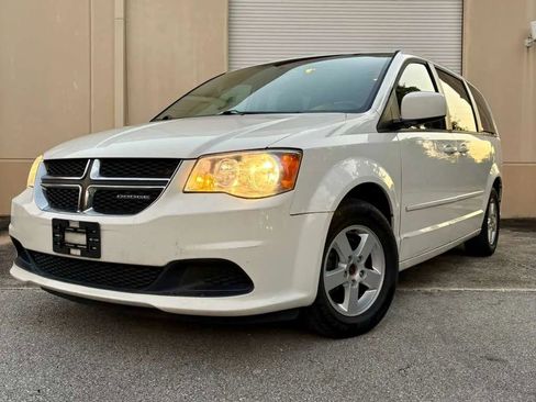Used 2012 Dodge Grand Caravan SXT image 1