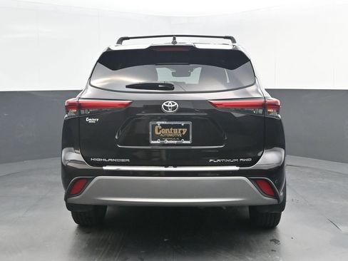Used 2022 Toyota Highlander Platinum AWD/4WD image 6