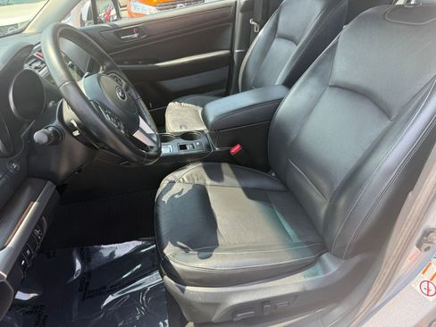 Used 2015 Subaru Legacy 2.5i Limited AWD/4WD image 10