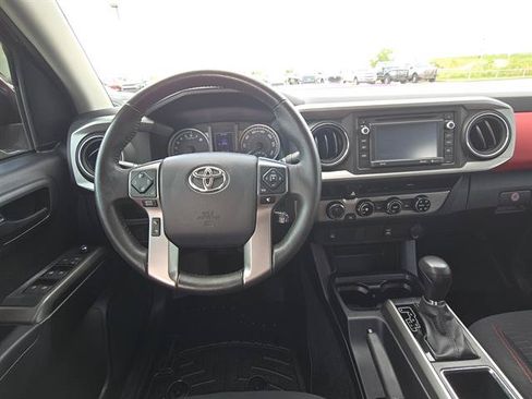Used 2017 Toyota Tacoma SR5 w/ Tow Package AWD/4WD image 15