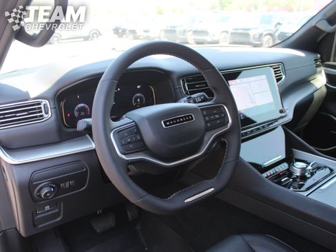 Used 2025 Jeep Wagoneer Series II AWD/4WD image 13