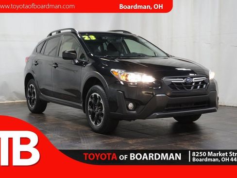 Used 2023 Subaru Crosstrek 2.0i Premium image 1