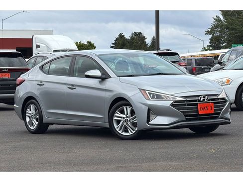 Used 2020 Hyundai Elantra SEL w/ Cargo Package (C1) FWD image 2