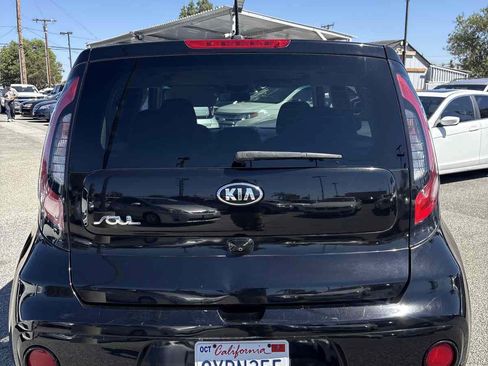 Used 2018 Kia Soul + FWD image 3