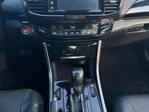 Used 2017 Honda Accord EX-L image 12