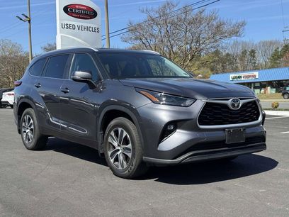 Used 2023 Toyota Highlander XLE