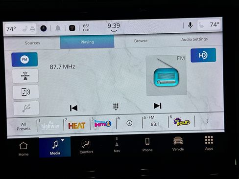 Used 2022 Jeep Grand Cherokee Limited 4xe w/ Luxury Tech Group II image 21