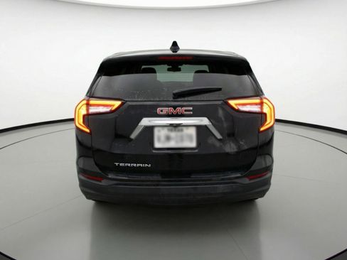 Used 2024 GMC Terrain SLE image 7