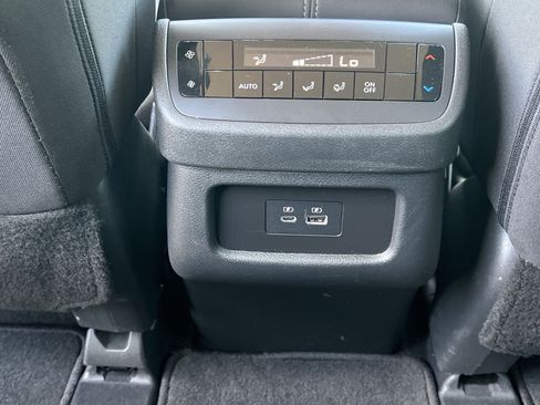 Used 2024 Nissan Pathfinder SV FWD image 19