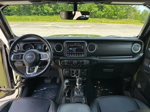 Used 2023 Jeep Wrangler Unlimited Sahara w/ Cold Weather Group AWD/4WD image 11