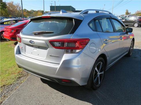 Used 2022 Subaru Impreza 2.0i Premium image 21
