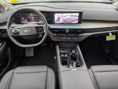 Certified 2025 Nissan Murano SL image 17