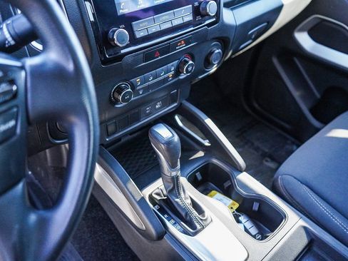 Used 2022 Nissan Frontier SV image 23