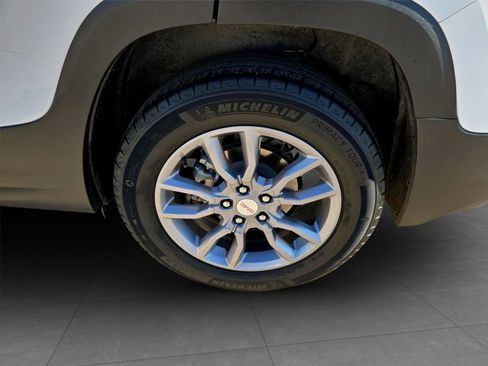 Used 2023 GMC Terrain SLT image 35