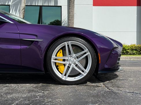Used 2025 Aston Martin V8 Vantage Coupe RWD image 4