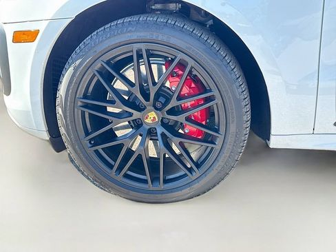 Used 2024 Porsche Macan GTS AWD/4WD image 42