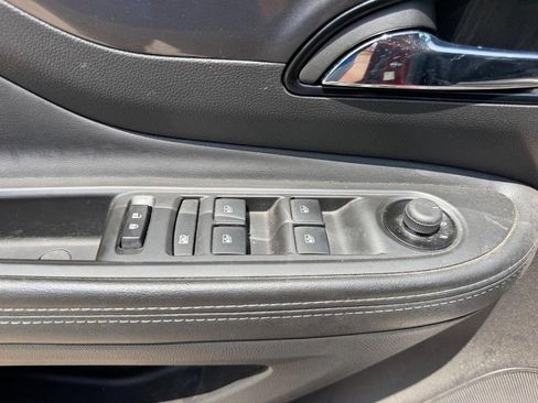 Used 2022 Buick Encore Preferred AWD/4WD image 16