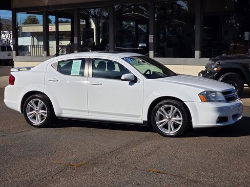 Used 2011 Dodge Avenger Heat image 2