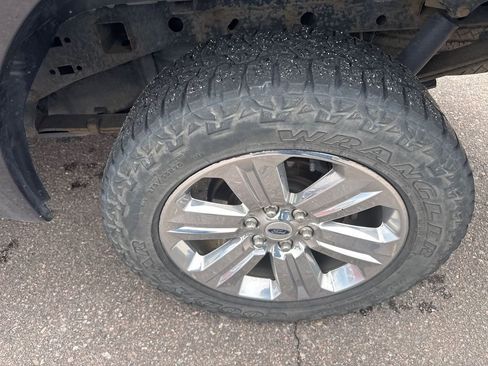 Used 2019 Ford F150 XLT w/ Equipment Group 302A Luxury AWD/4WD image 21