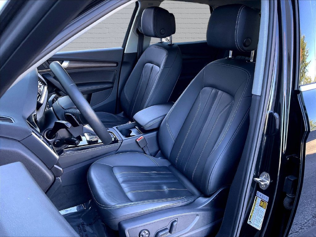 Used 2023 Audi Q5 2.0T Premium Plus w/ Premium Plus Package AWD/4WD image 17