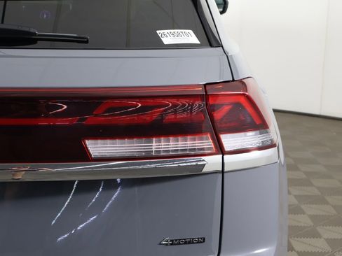 Used 2024 Volkswagen Atlas Cross Sport SEL R-Line AWD/4WD image 20