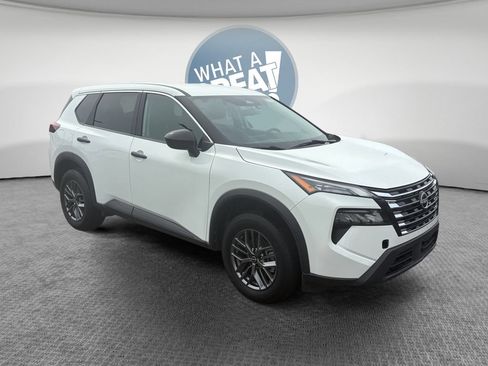 Used 2024 Nissan Rogue S AWD/4WD image 1