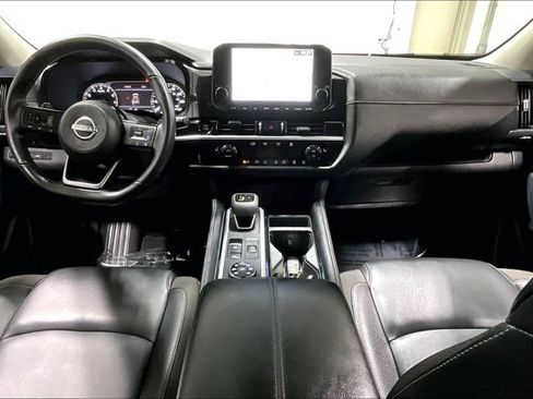 Used 2025 Nissan Pathfinder SL AWD/4WD image 15