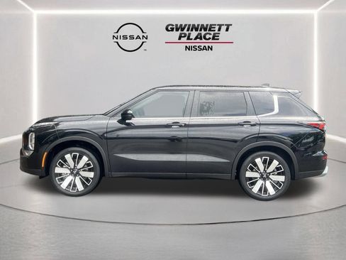 Used 2025 Mitsubishi Outlander SE FWD image 19