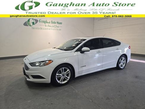 Used 2018 Ford Fusion SE FWD image 1