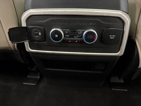 Used 2022 Ford Expedition Max Limited image 38