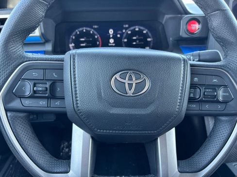 Used 2025 Toyota Tacoma TRD Off-Road AWD/4WD image 25