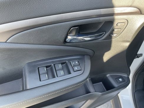 Used 2025 Honda Ridgeline RTL image 12