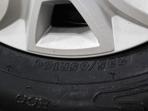 Used 2018 Ford Transit 150 XLT image 92