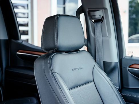 Used 2022 GMC Sierra 1500 Denali image 34