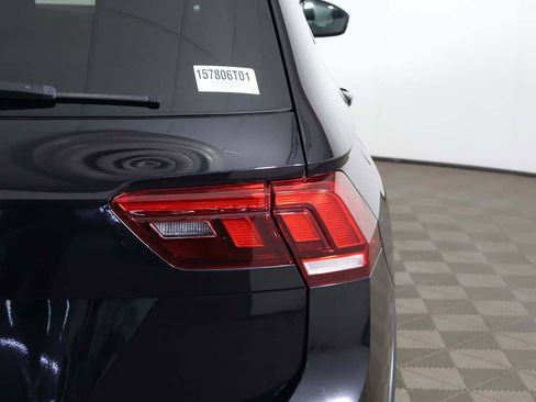Used 2020 Volkswagen Tiguan SE R-Line FWD image 17