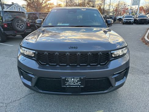 New 2025 Jeep Grand Cherokee Limited w/ Black Appearance Package image 9