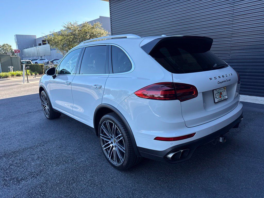 Used 2017 Porsche Cayenne Turbo AWD/4WD image 9