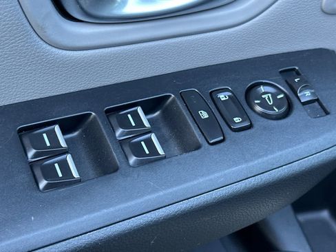 Used 2024 Honda Pilot Touring image 13