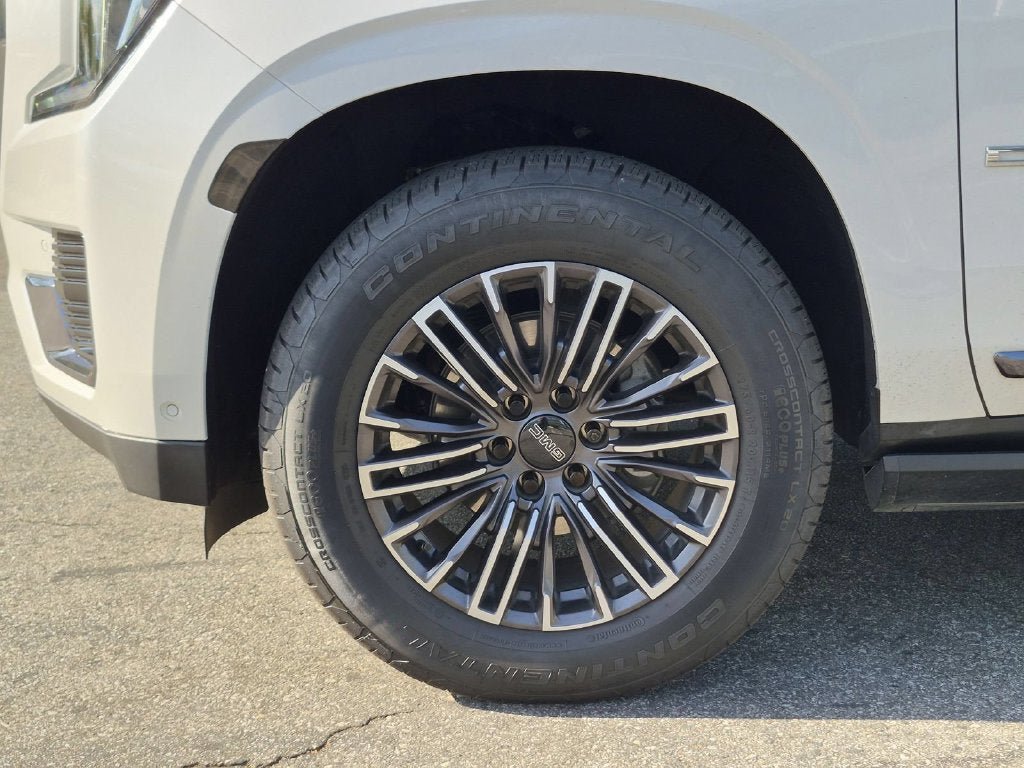 Used 2024 GMC Yukon Denali Ultimate AWD/4WD image 36